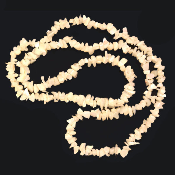 Snäckskals- halsband90 cm