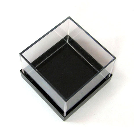Ask, 27x27x22 mm. Svart botten